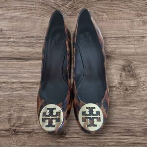 Tory Burch Sally Leopard Print Wedges with Gold Emblem/ Size 8